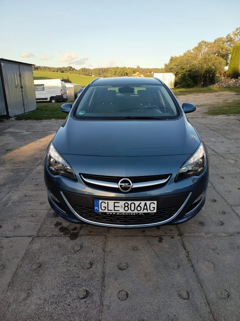 Zdjęcie: 2014 Opel Astra