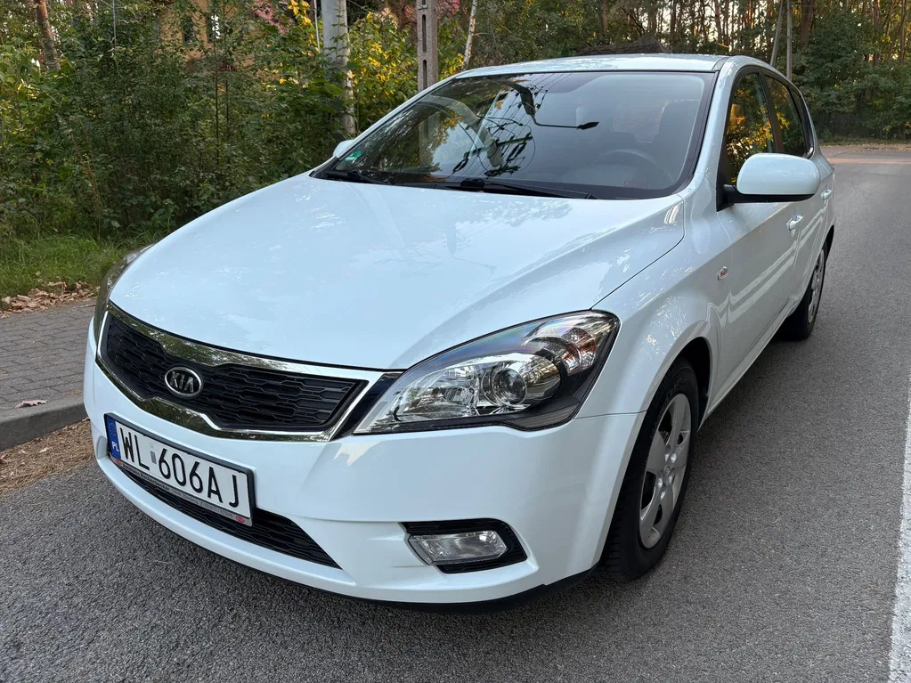 Zdjęcie: 2011 Kia Cee'd