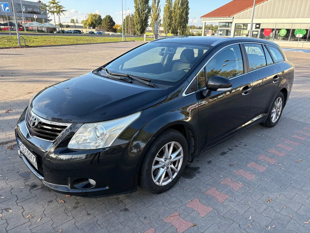 Zdjęcie: 2012 Toyota Avensis