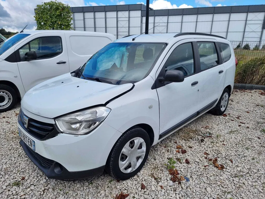 Zdjęcie: 2015 Dacia Lodgy