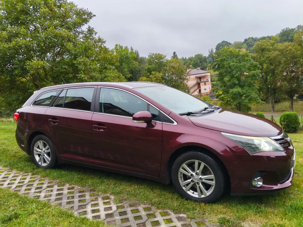 Zdjęcie: 2012 Toyota Avensis