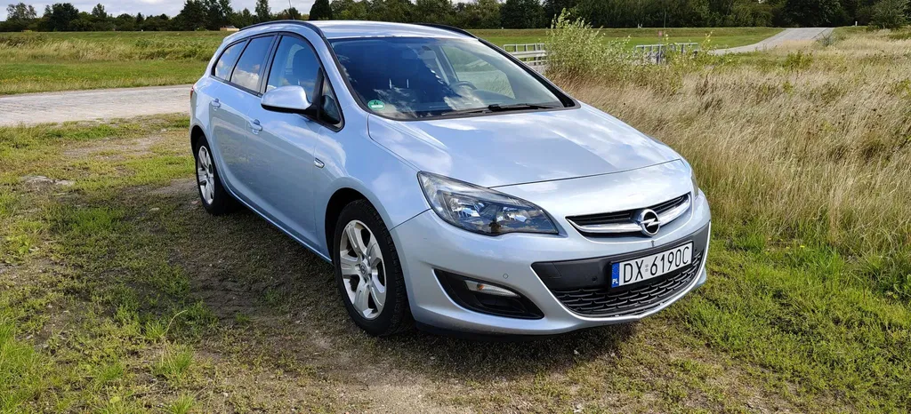Zdjęcie: 2013 Opel Astra
