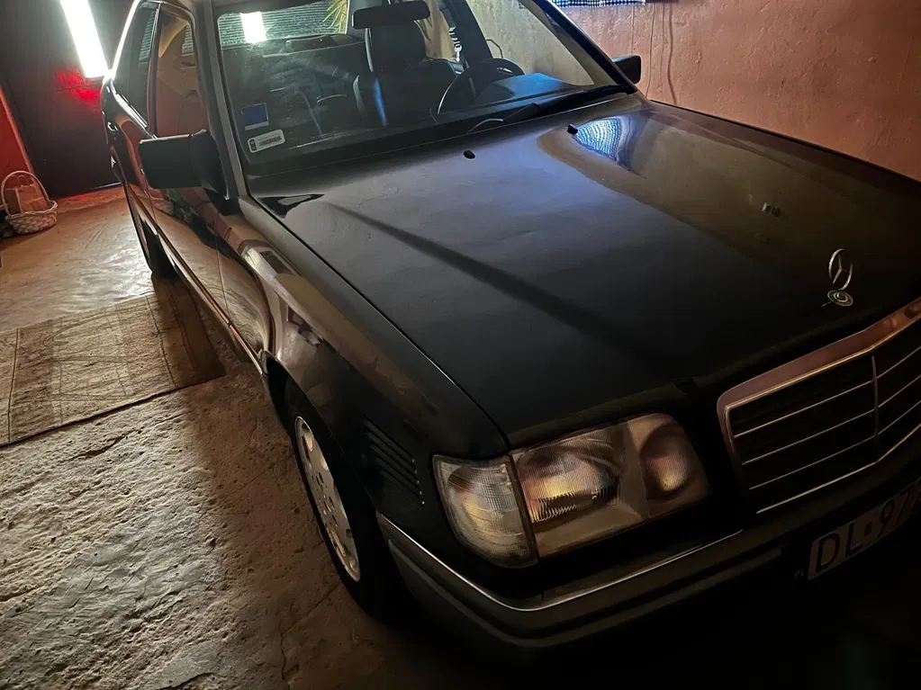 Zdjęcie: 1995 Mercedes-Benz E Klasa