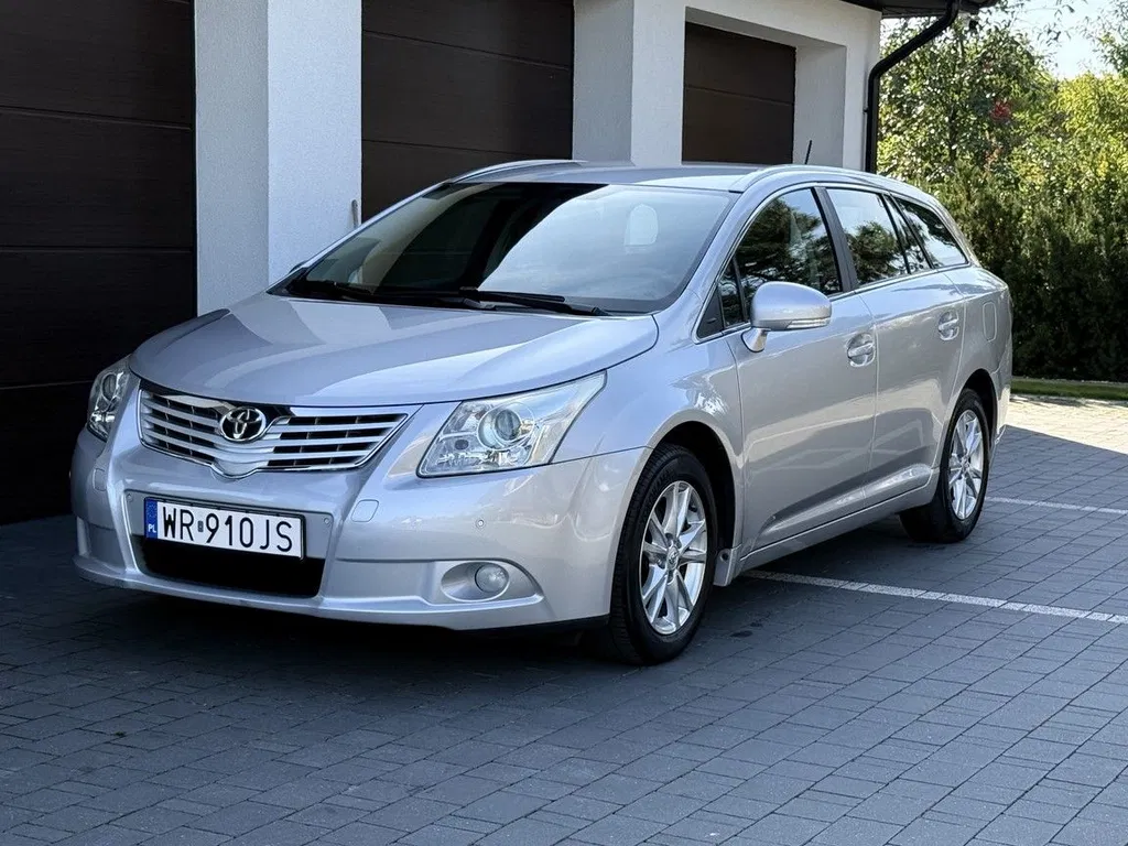 Zdjęcie: 2011 Toyota Avensis