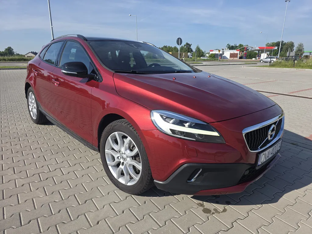 Zdjęcie: 2017 Volvo V40 Cross Country
