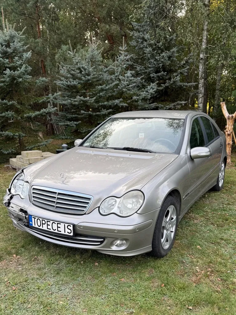 Zdjęcie: 2005 Mercedes-Benz C Klasa