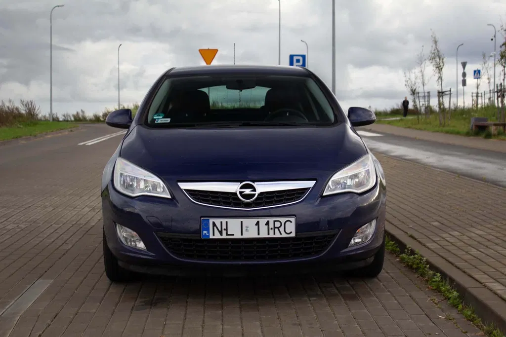 Zdjęcie: 2012 Opel Astra