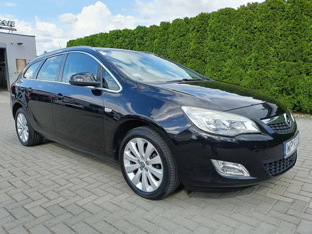 Zdjęcie: 2011 Opel Astra