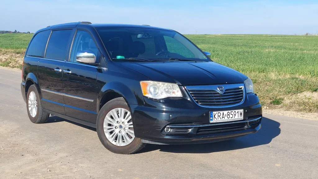 Zdjęcie: 2013 Lancia Voyager