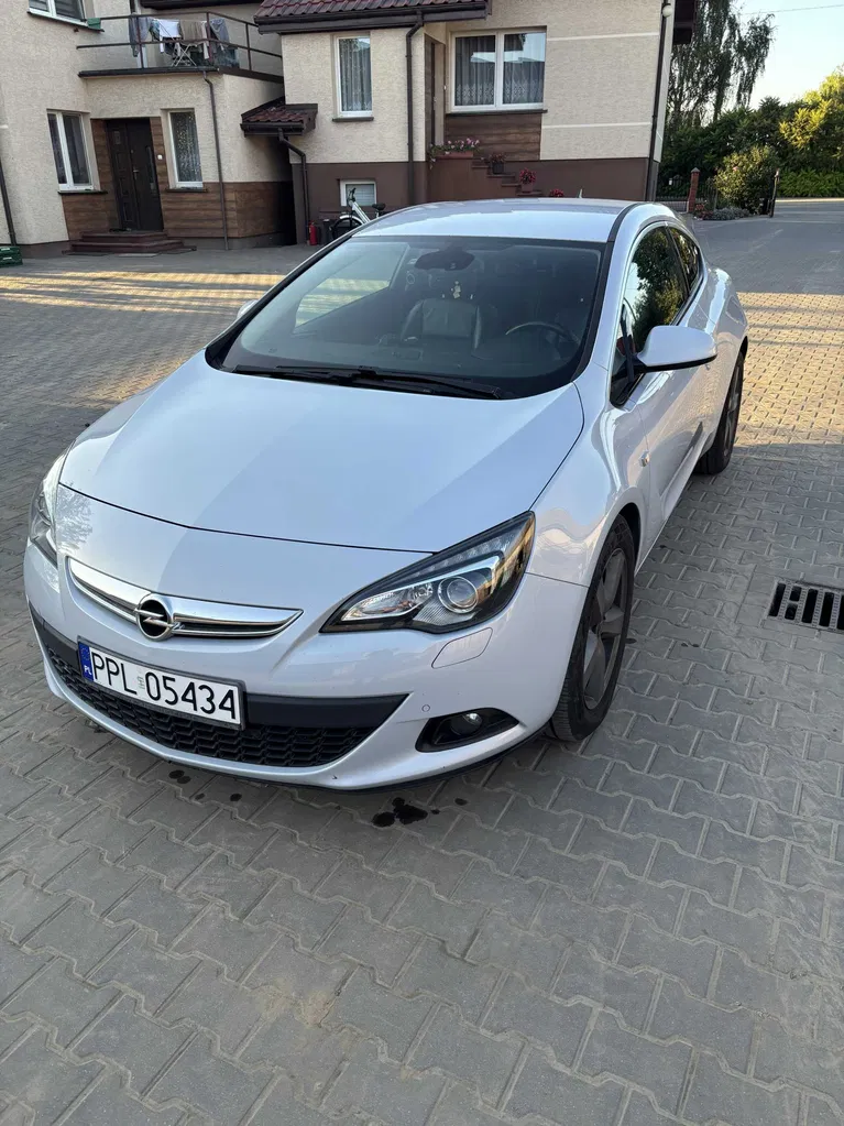 Zdjęcie: 2012 Opel Astra