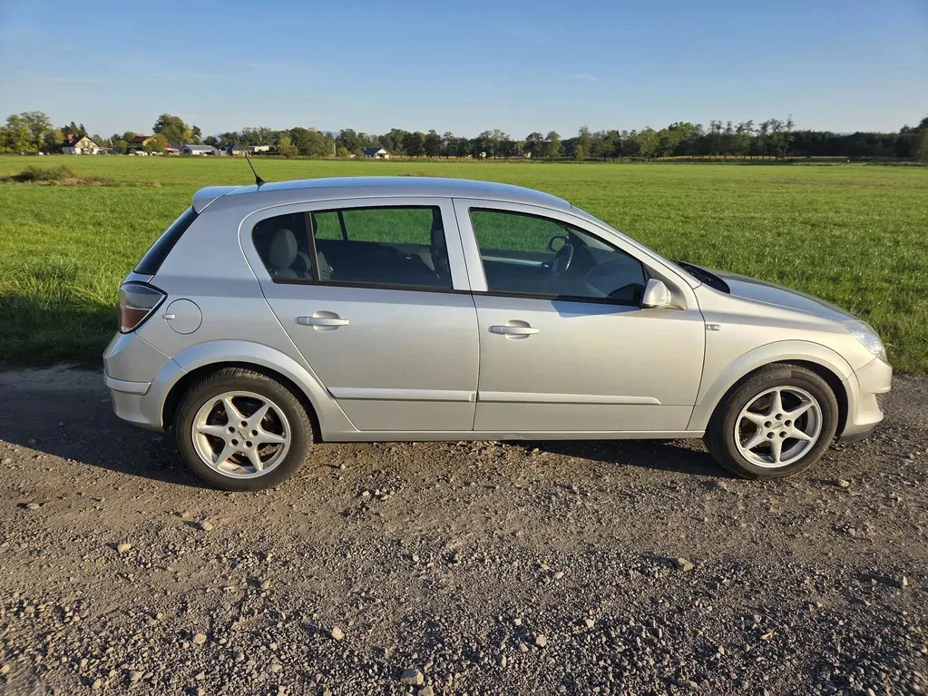 Zdjęcie: 2009 Opel Astra