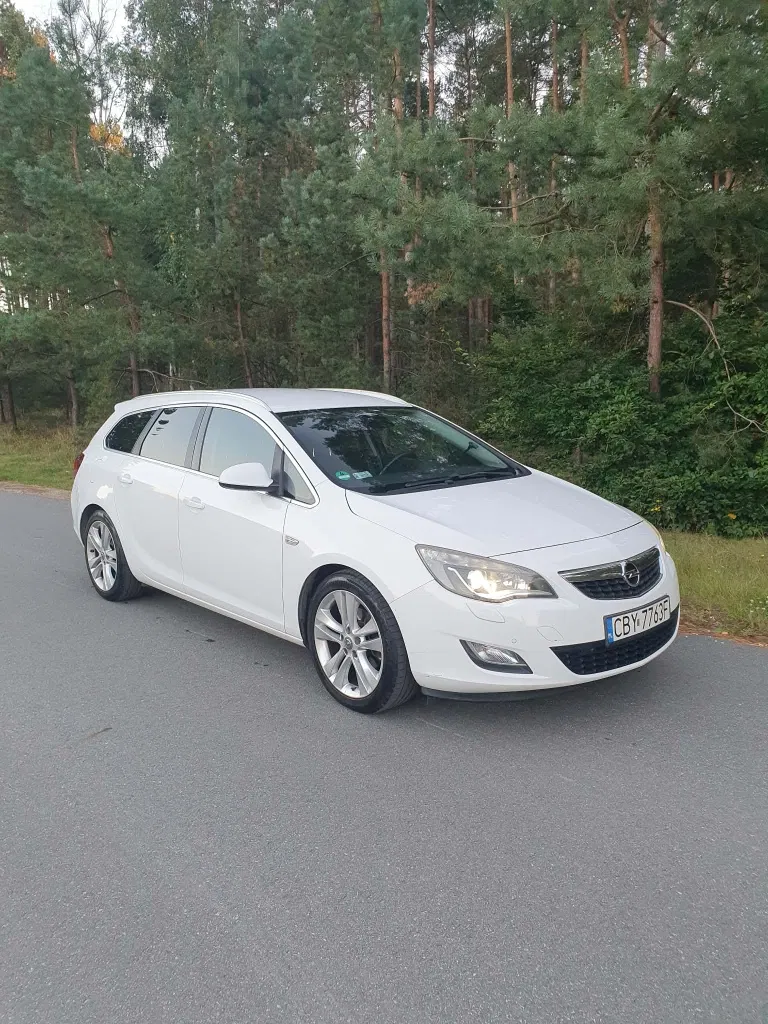 Zdjęcie: 2010 Opel Astra
