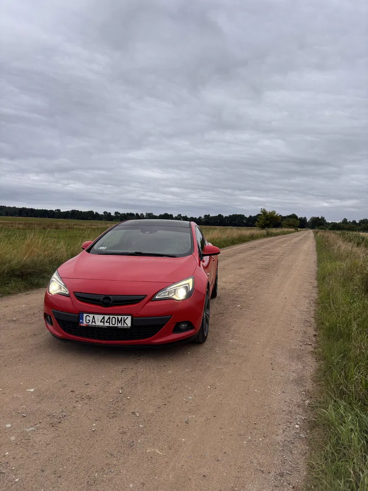 Zdjęcie: 2011 Opel Astra