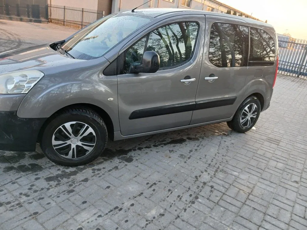Zdjęcie: 2010 Peugeot Partner