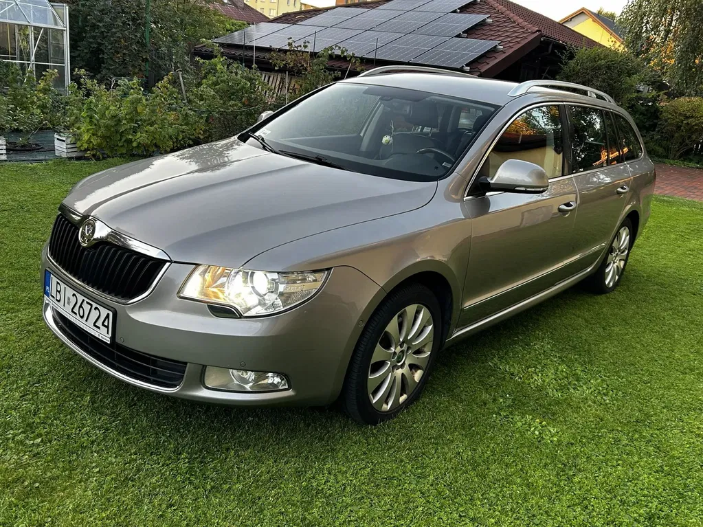 Zdjęcie: 2011 Skoda Superb