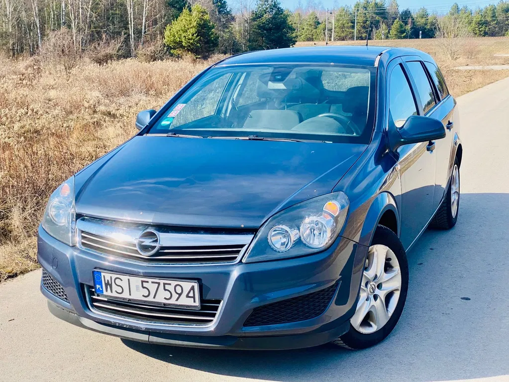 Zdjęcie: 2010 Opel Astra