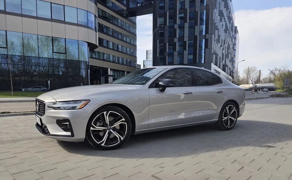 Zdjęcie: 2024 Volvo S60