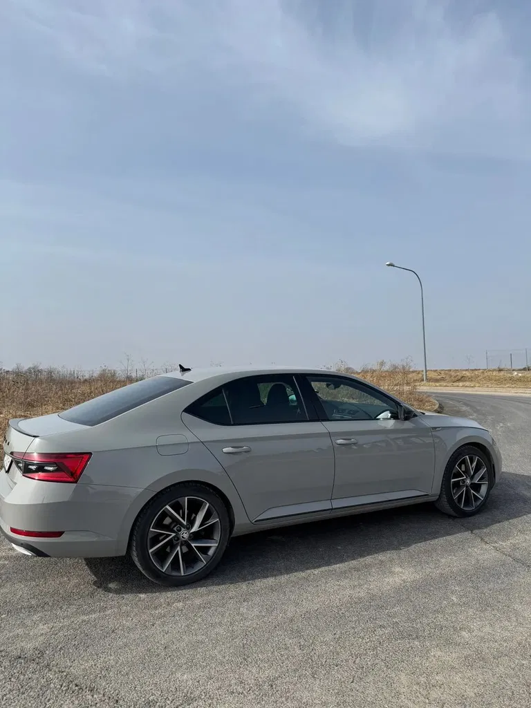 Zdjęcie: 2023 Skoda Superb