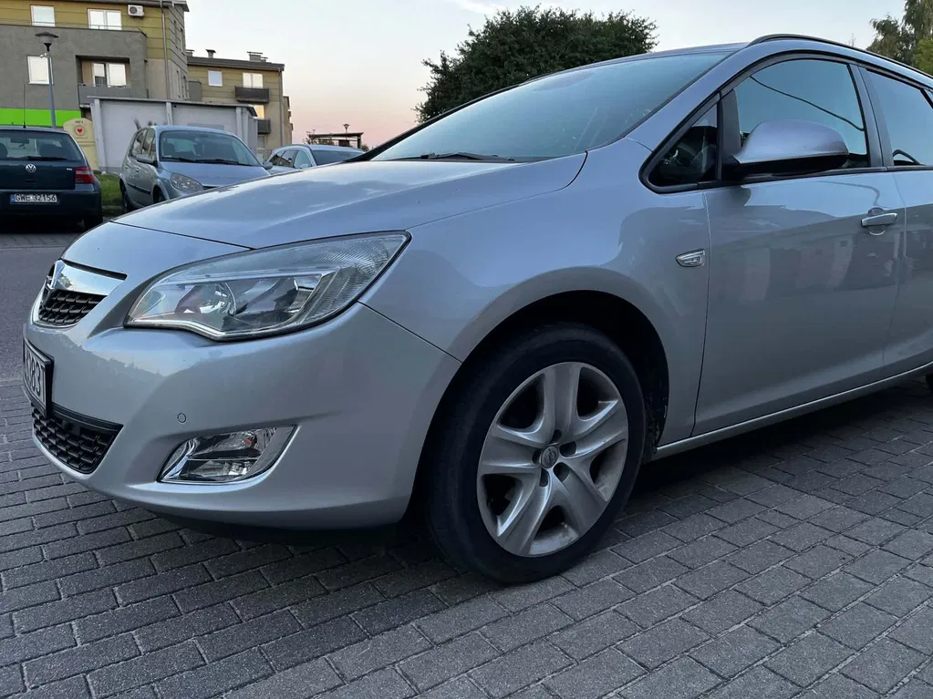 Zdjęcie: 2011 Opel Astra