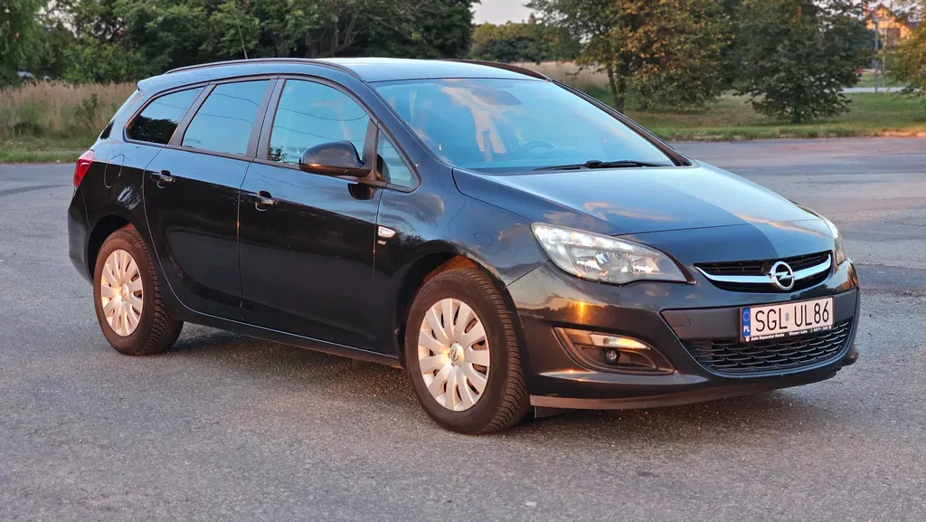 Zdjęcie: 2014 Opel Astra