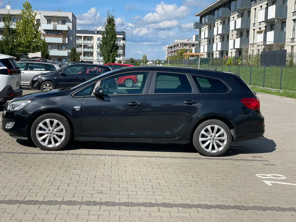 Zdjęcie: 2012 Opel Astra