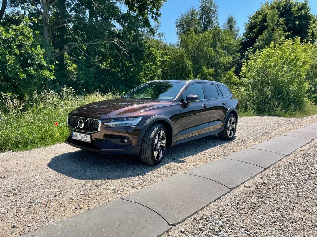 Zdjęcie: 2021 Volvo V60 Cross Country