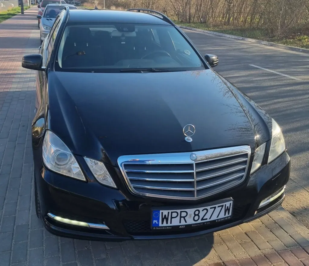 Zdjęcie: 2010 Mercedes-Benz E Klasa