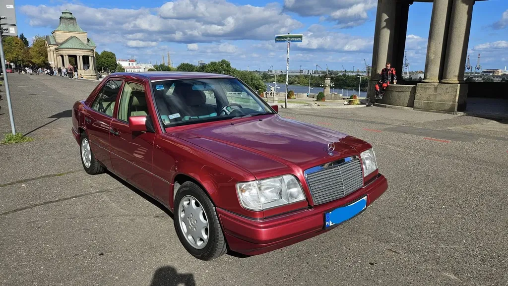 Zdjęcie: 1994 Mercedes-Benz E Klasa