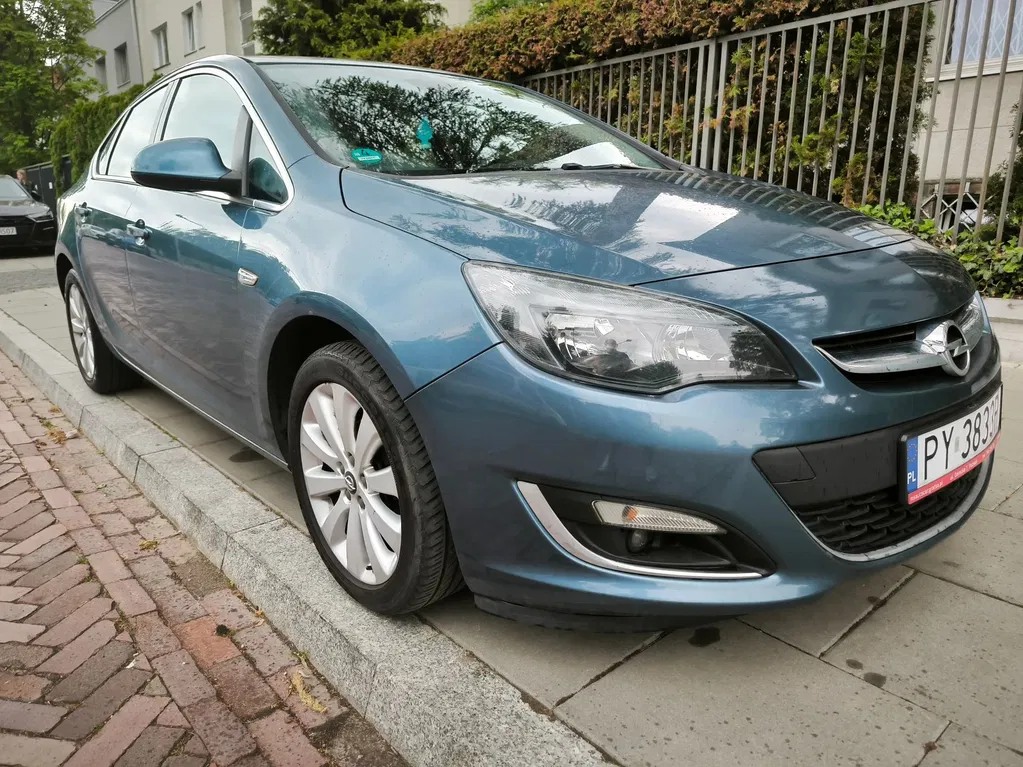 Zdjęcie: 2013 Opel Astra