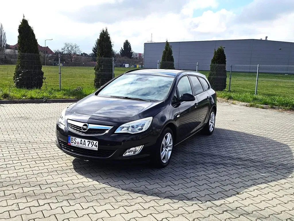 Zdjęcie: 2011 Opel Astra