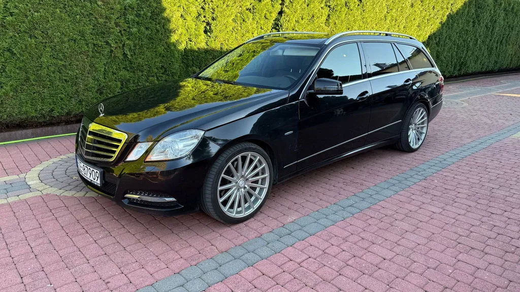 Zdjęcie: 2011 Mercedes-Benz E Klasa