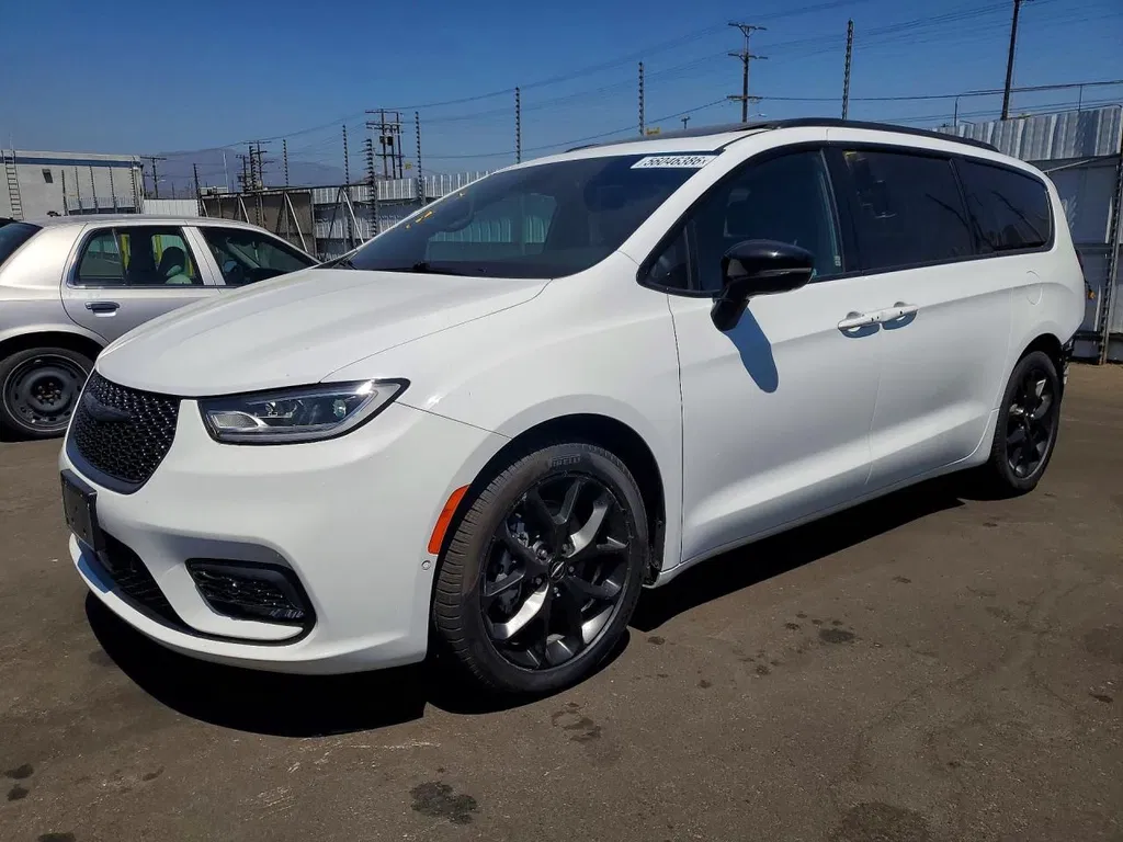 Zdjęcie: 2023 Chrysler Pacifica