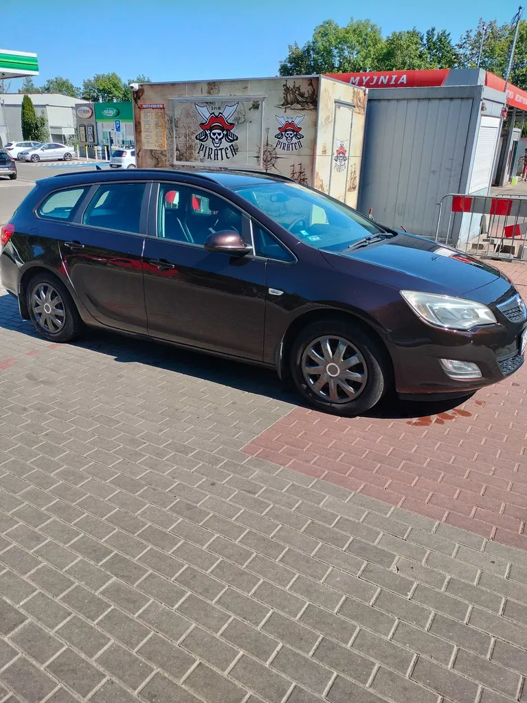 Zdjęcie: 2011 Opel Astra