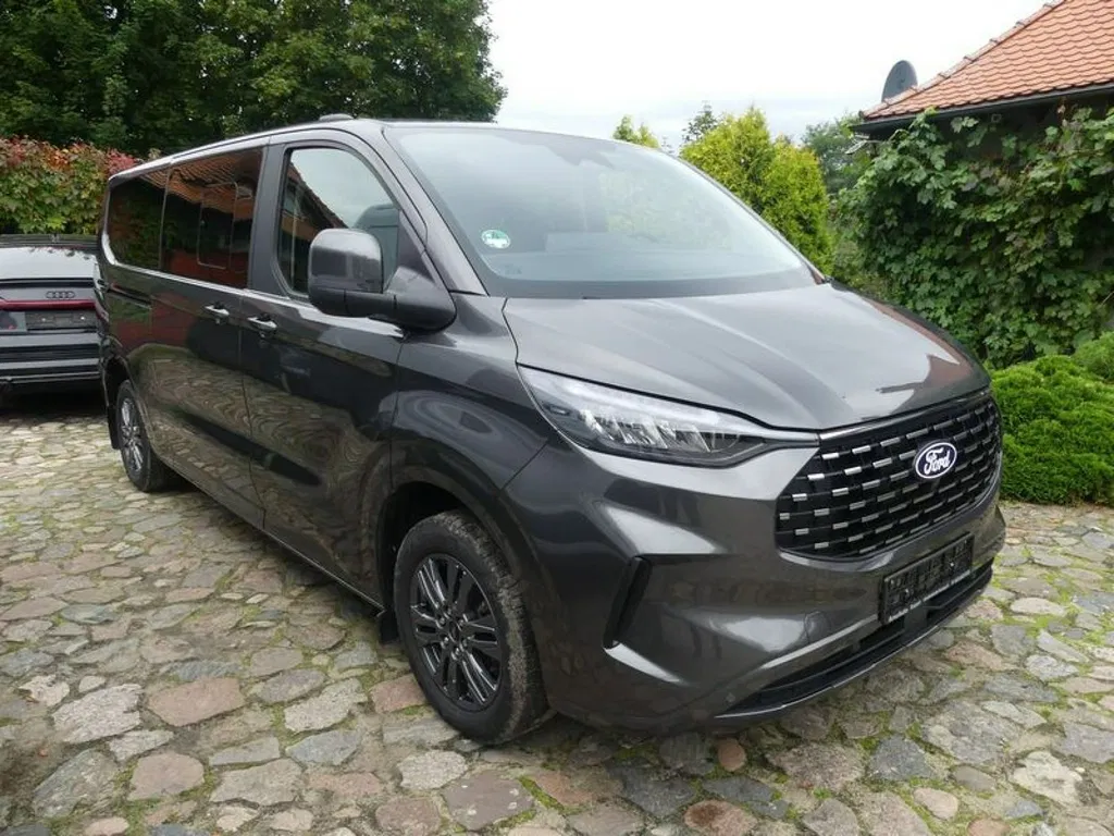 Zdjęcie: 2025 Ford Tourneo Custom