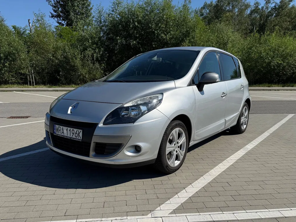 Zdjęcie: 2011 Renault Scenic