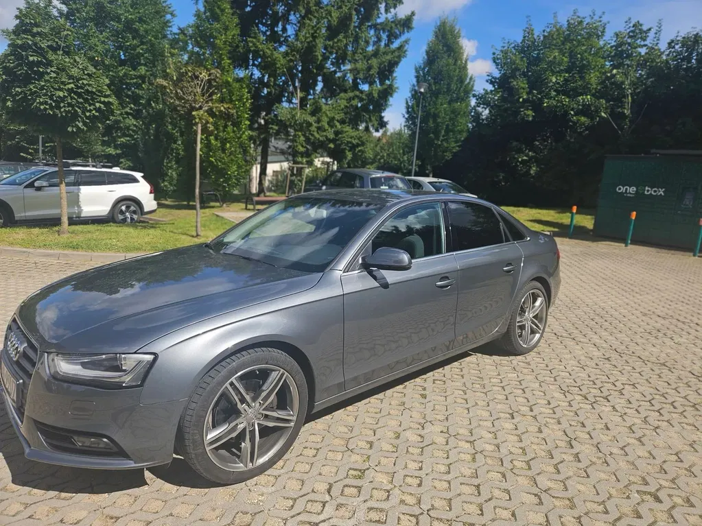 Zdjęcie: 2012 Audi A4Limousine