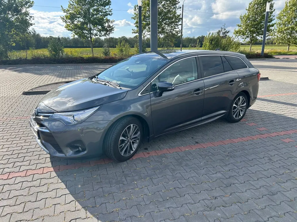 Zdjęcie: 2017 Toyota Avensis