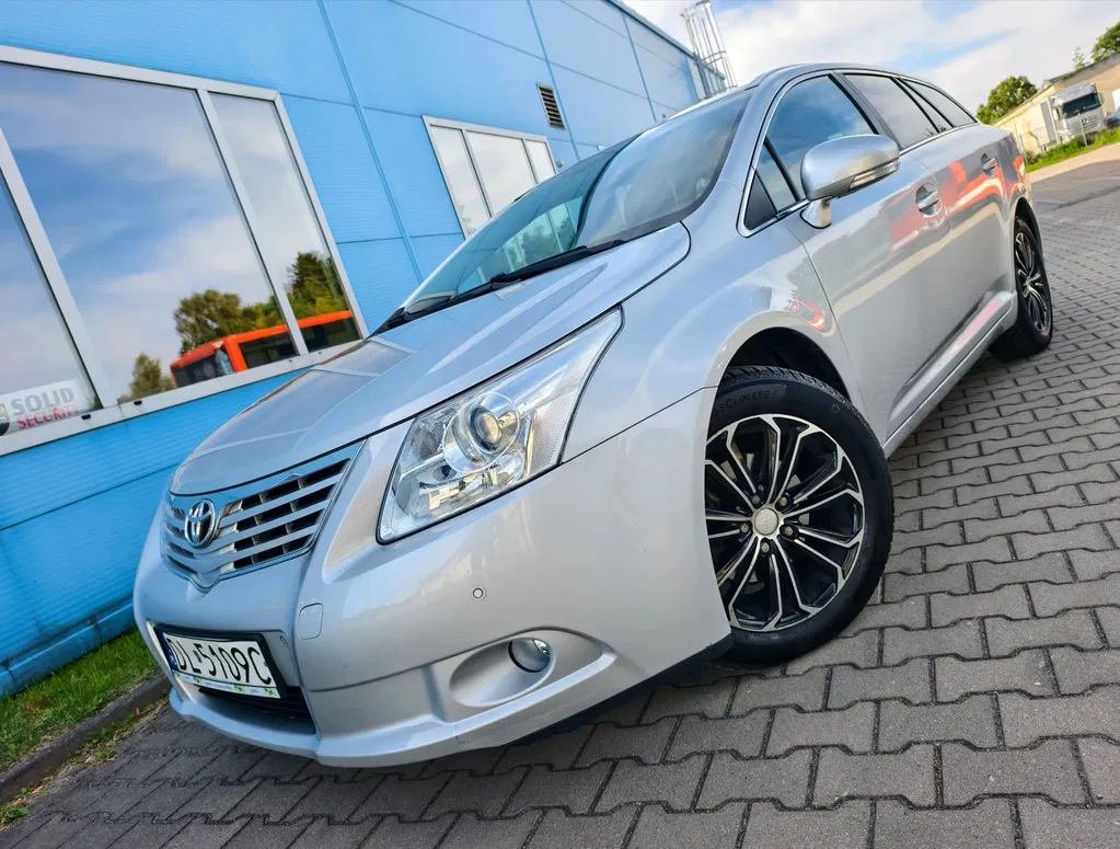Zdjęcie: 2010 Toyota Avensis