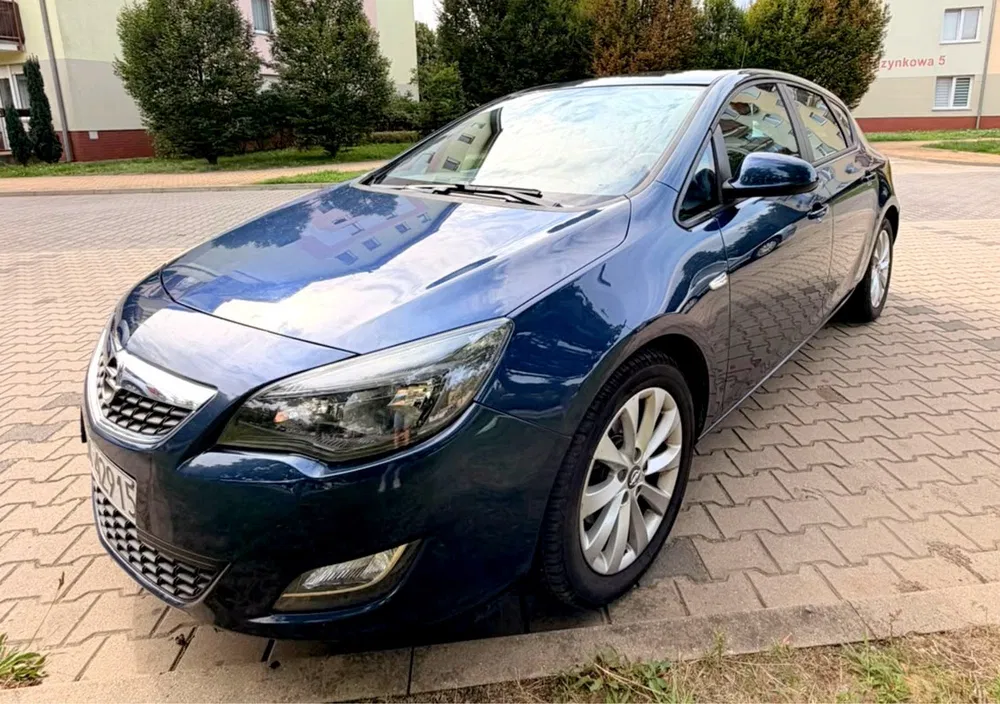 Zdjęcie: 2012 Opel Astra