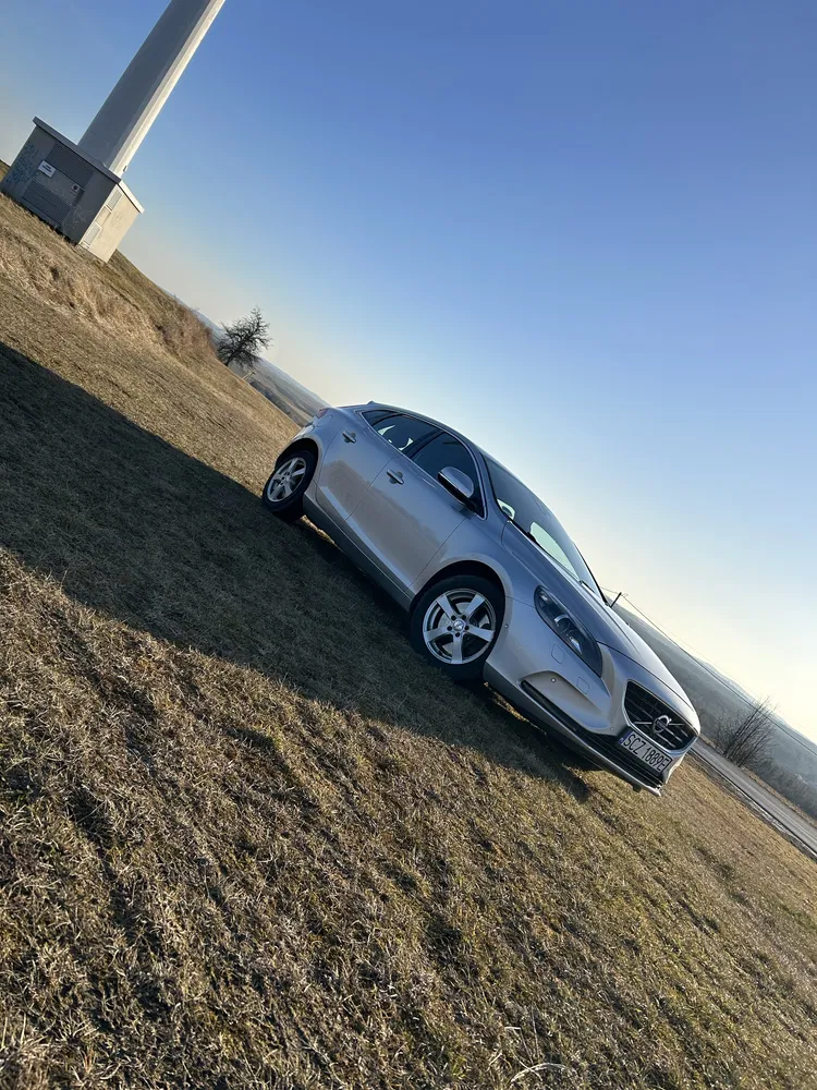 Zdjęcie: 2013 Volvo V40