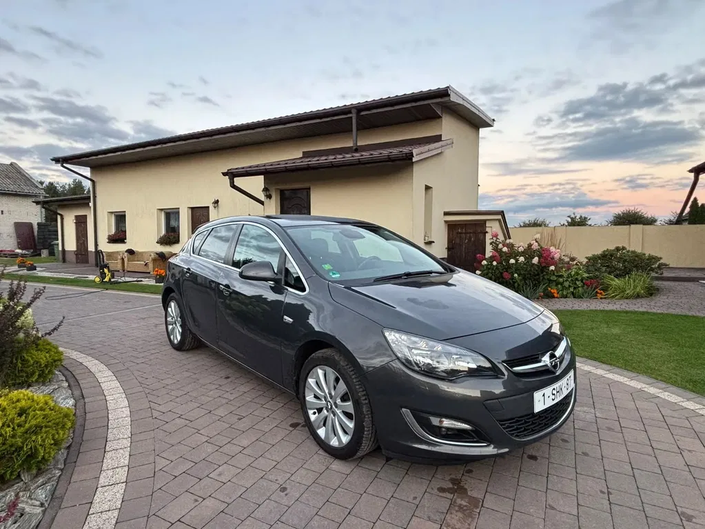 Zdjęcie: 2013 Opel Astra