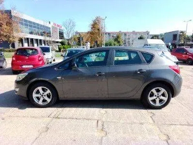 Zdjęcie: 2010 Opel Astra