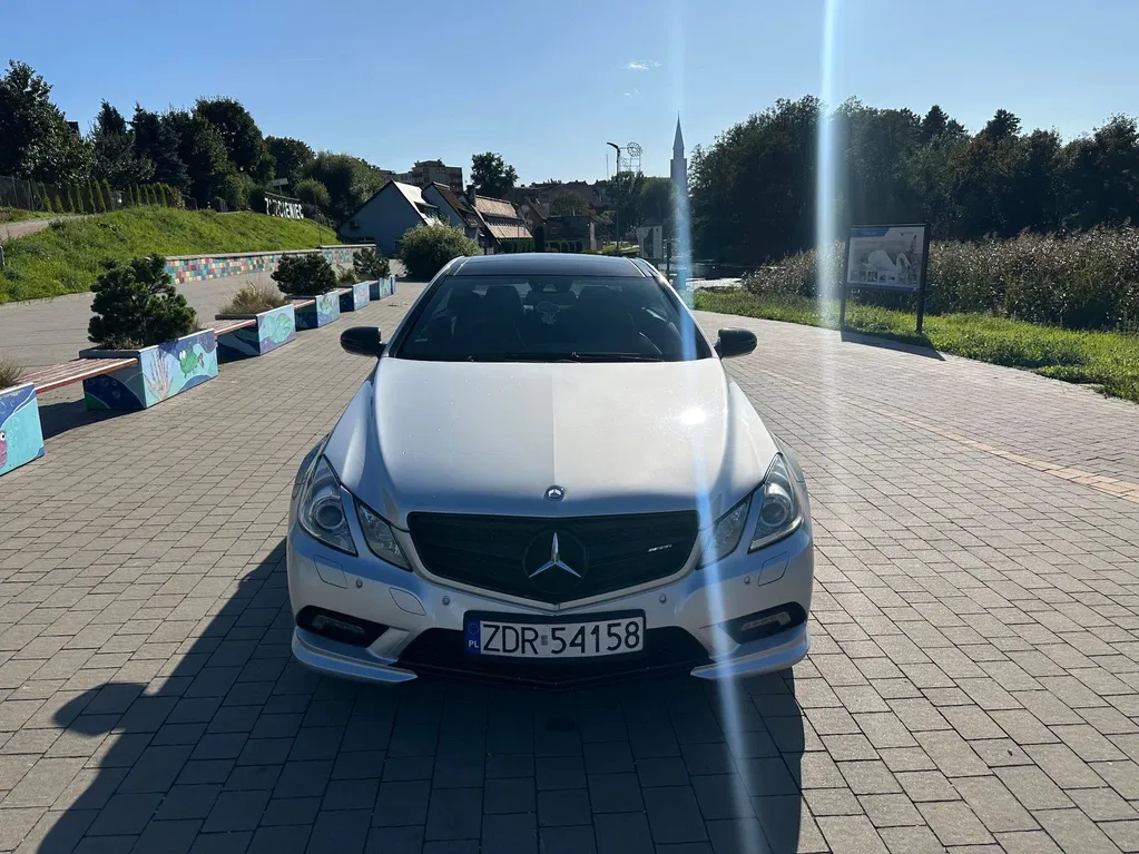 Zdjęcie: 2009 Mercedes-Benz E Klasa