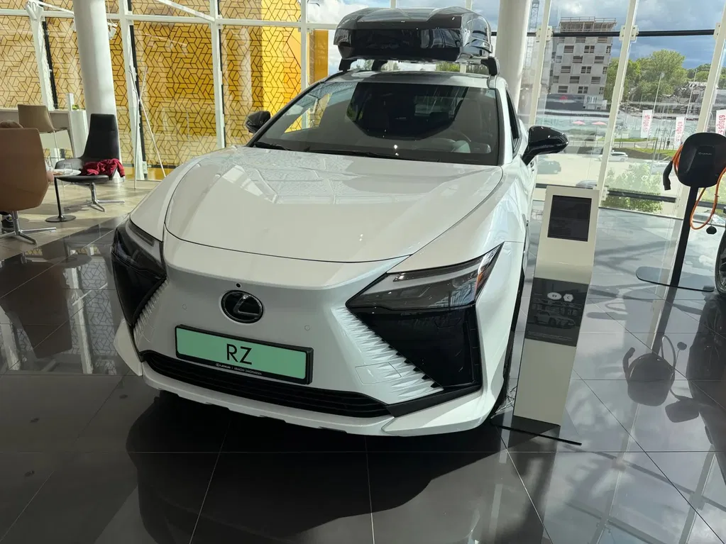 Zdjęcie: 2025 Lexus RZ
