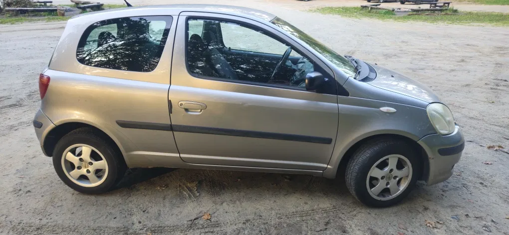 Zdjęcie: 2003 Toyota Yaris
