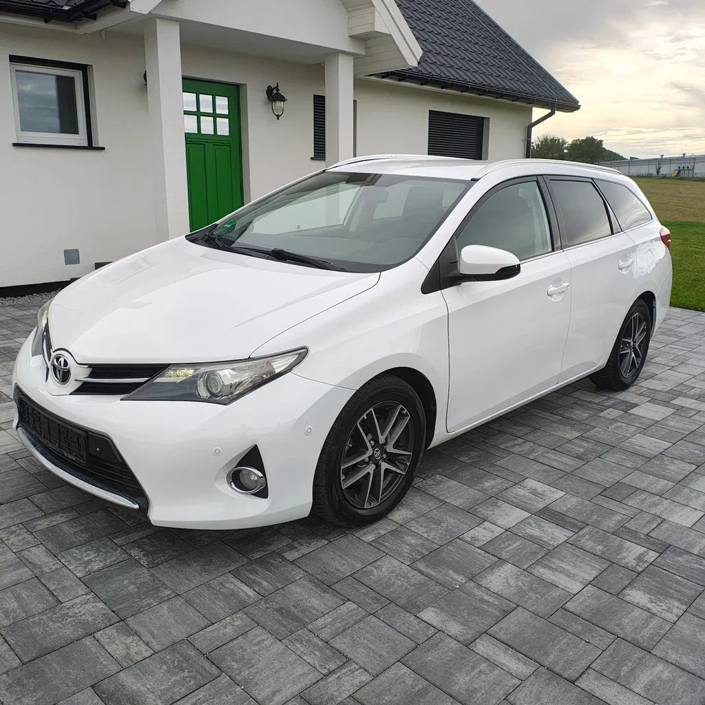 Zdjęcie: 2015 Toyota Auris