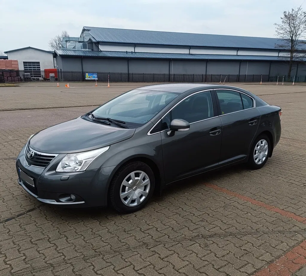 Zdjęcie: 2011 Toyota Avensis