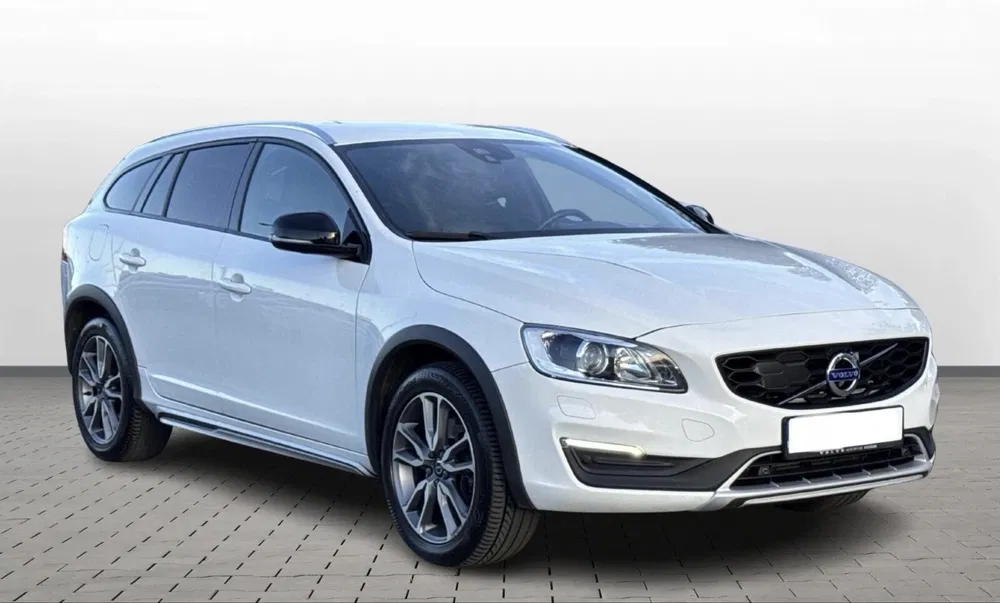 Zdjęcie: 2018 Volvo V60 Cross Country