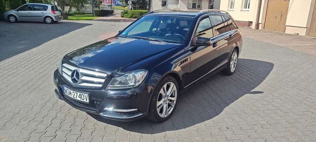 Zdjęcie: 2012 Mercedes-Benz C Klasa