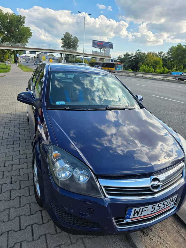 Zdjęcie: 2011 Opel Astra